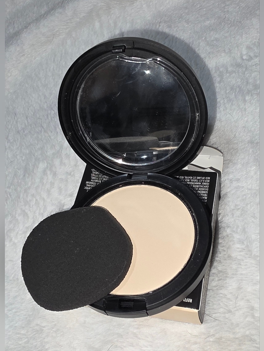 MAC Cosmetics Studio Fix Powder Plus Foundation NC5 - Compact Pressed Powder - Picture 6 of 7